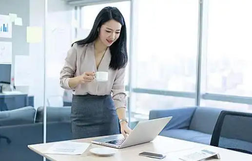 郑州运动服企业轮播图4